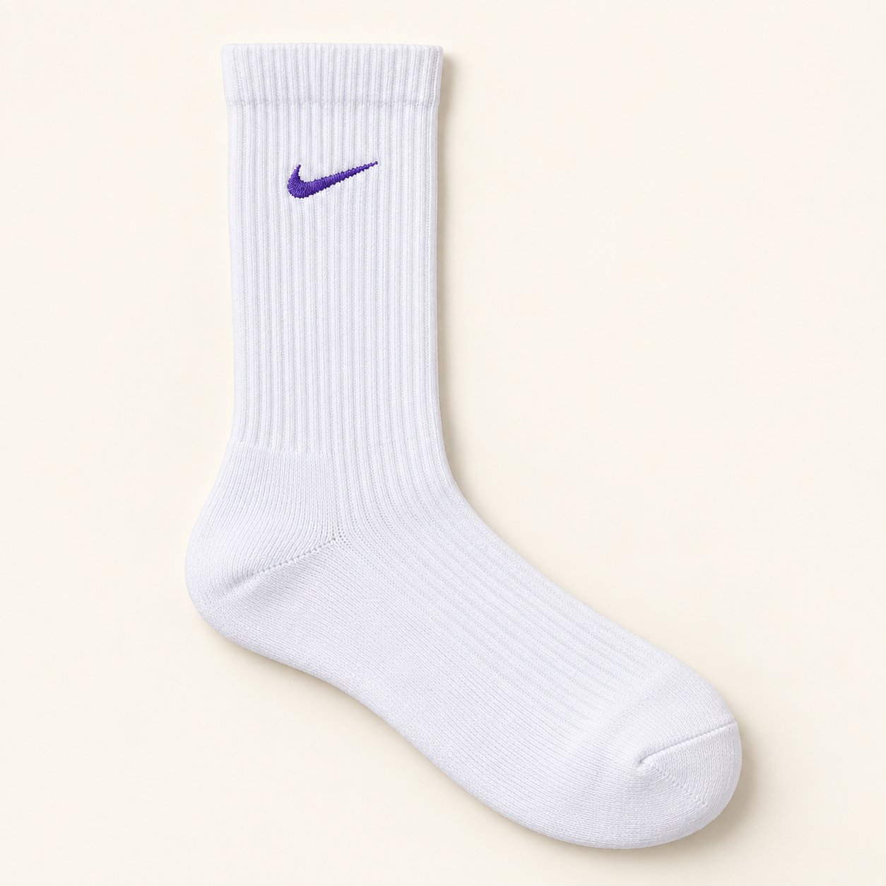 Swoosh blanc / violet — reconstitution fournisseur